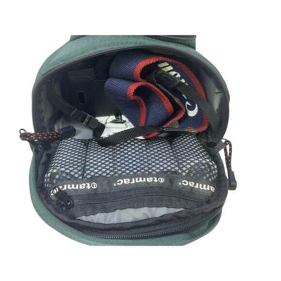 Canon Black Camera with Green Bag - Picture 10 of 16